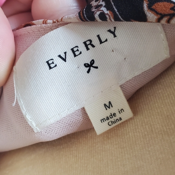 Everly Dress - Size Medium - Picture 7 of 8